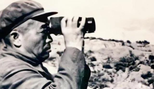 1949年，解放军遭马家军包围，眼看就要全军覆没！彭老总情急之下，大喊：“炮轰穿