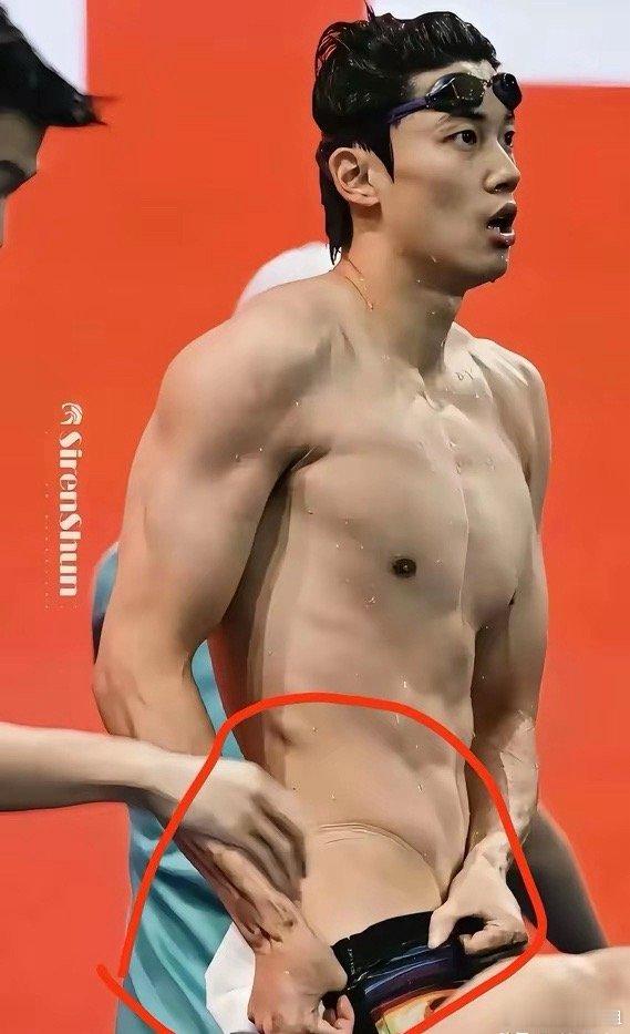 汪顺提泳裤被拱上热搜这事，给所有还在场的运动员提了个醒！只要你是运动员，就会有曲
