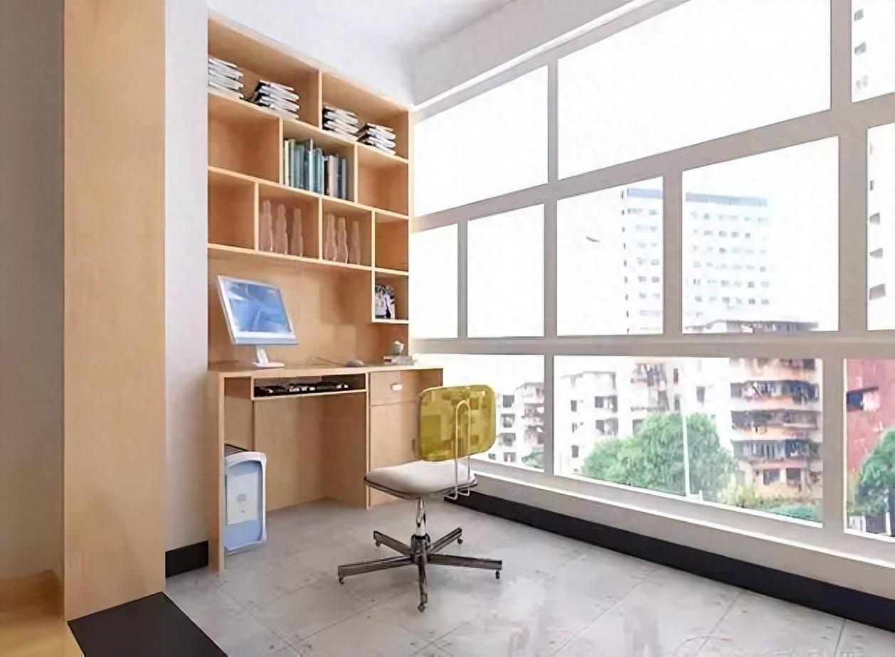 不听劝，我妈把“阳台改成了书房”，半年后又哭着拆掉了！这些坑你们千万别踩我妈退