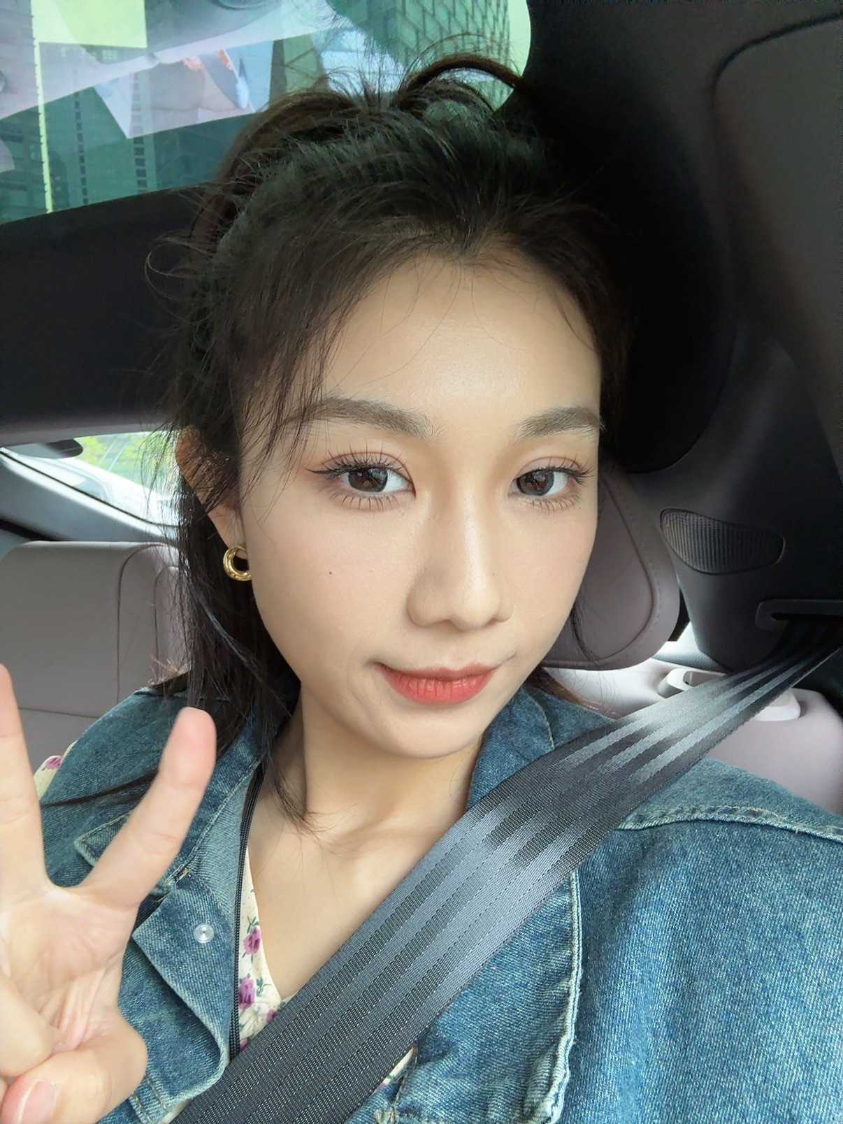 替你们试过了[doge]然后图三这杯咖啡也很有意思一边一半！MO卡➕NA铁=？小鹏M