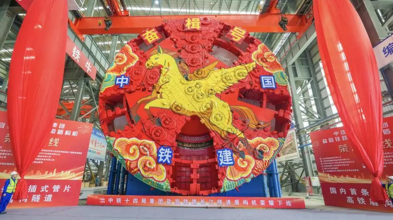很多人一眼看过去就一句：江苏中轴350大动脉来了。但我把官方批复工可和现场进展翻