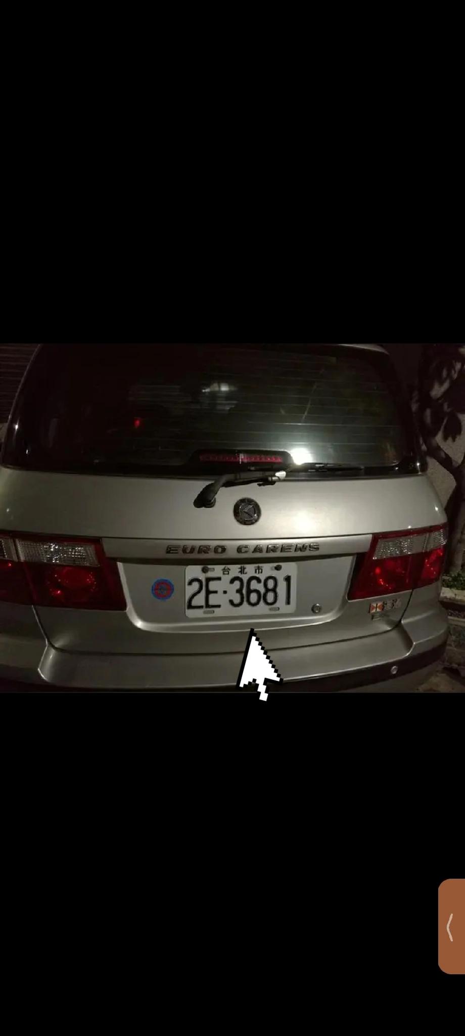 台湾车牌由中文变成英文是何意图。一位台湾青年在台湾西门町等地拍摄时，意外发现