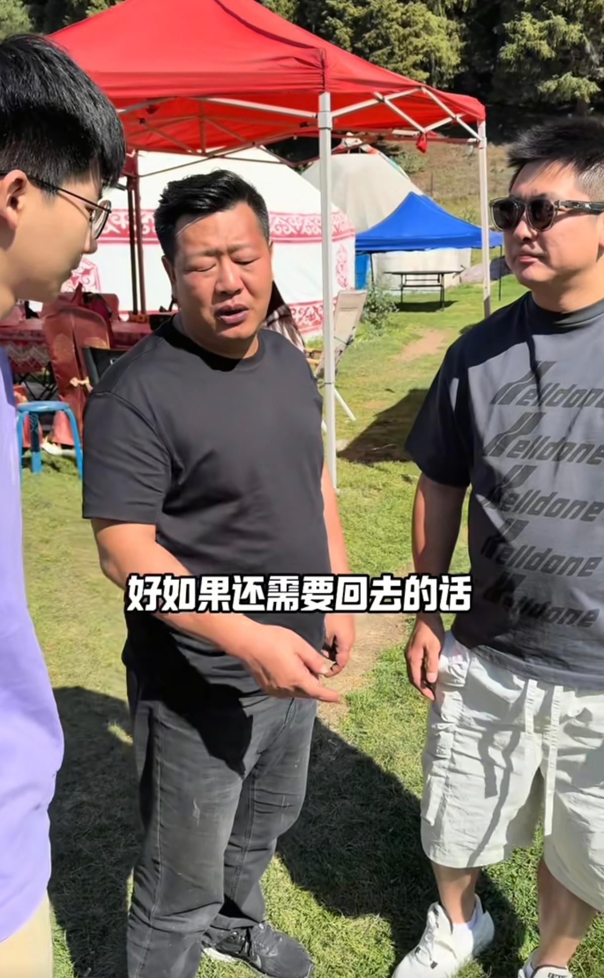 大家发现了没有？一个男人不管在事业上做的有多成功，在自己的儿子面前都会有一种深深
