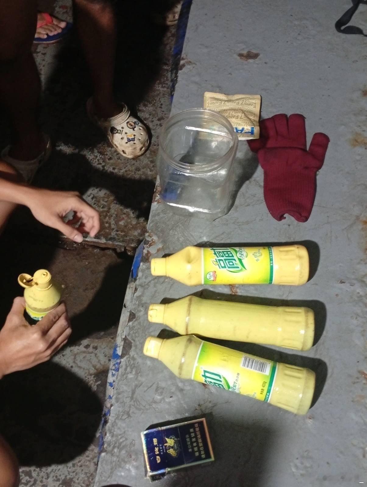 菲军声称10月24日在仁爱礁附近阻止了中国渔船的“非法捕鱼活动”,收缴了装有“疑