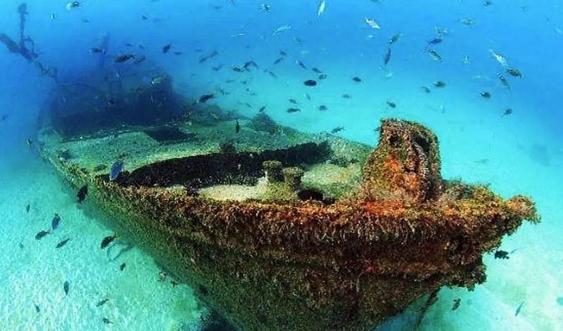 1946年，美国一潜水专家到鄱阳湖打捞日本人的沉船，谁知湖底突然涌起漩涡，将其卷