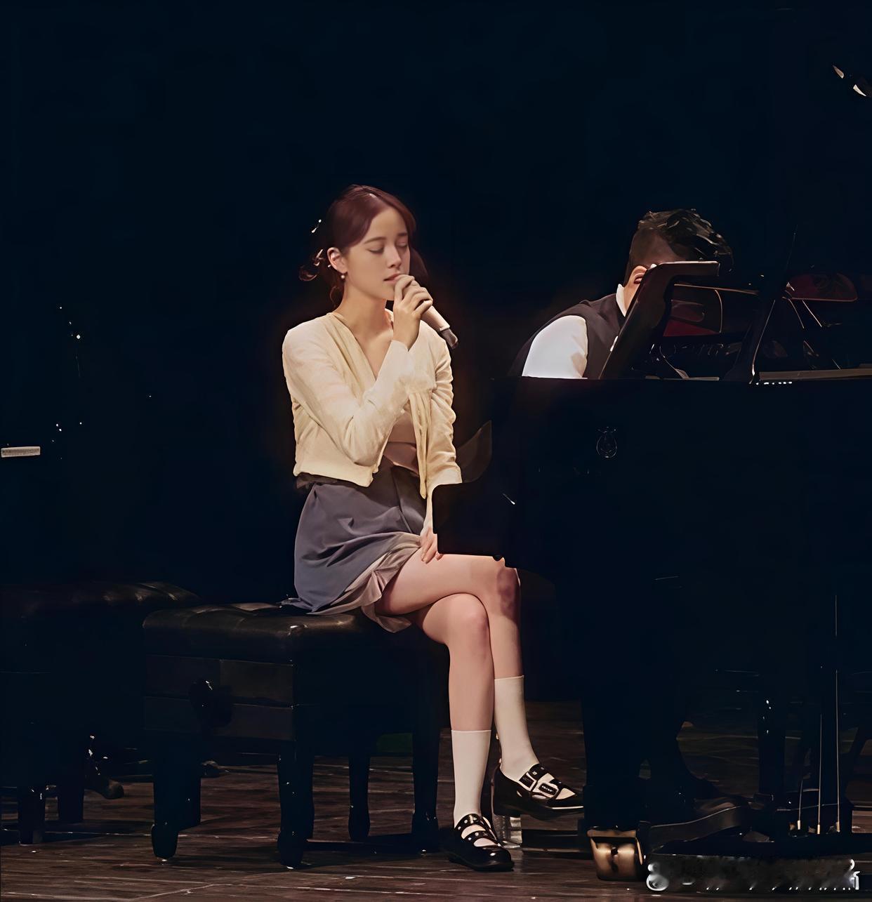 欧阳娜娜居然这么大了，身材好绝，越来越好看了​​​