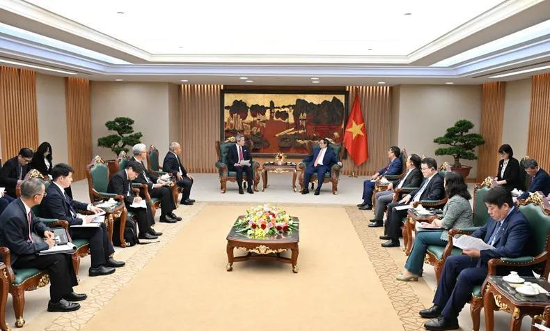 日本企业人员在谦卑方面没得说范明政在河内会见到访的日本丸红株式会社社长大本晶之