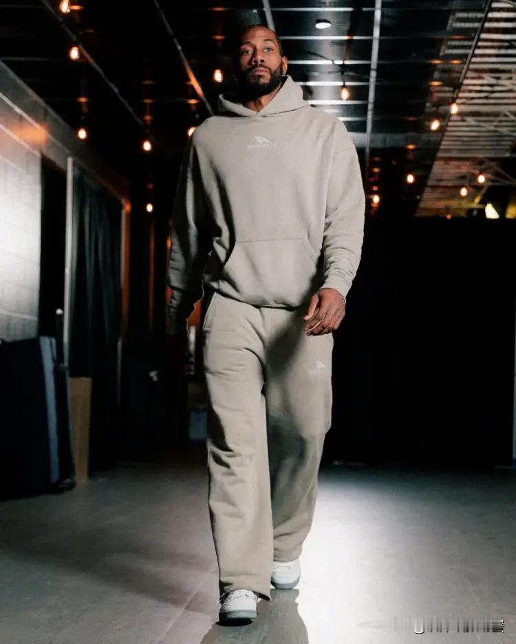 下面是一条关于快船超级巨星伦纳德的好消息！在今天快船主场以107：112不敌灰熊