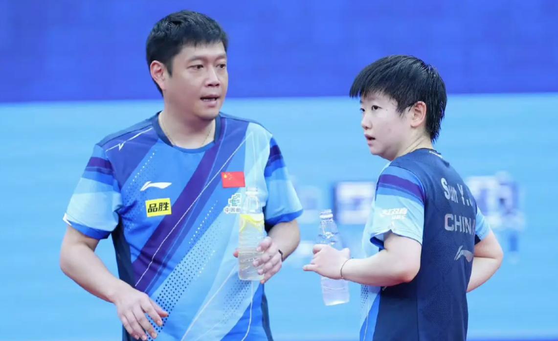 亚运会女单：为什么马琳给王曼昱做指导？邱贻可给孙颖莎做指导？咪咕解说小钱说了