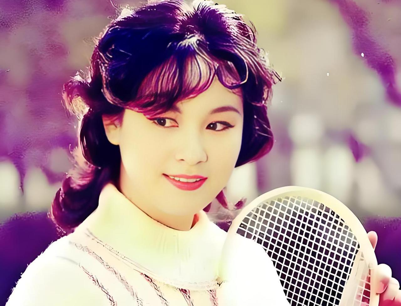 43年前的那个除夕，李谷一穿的那件衣服你还记得吗？她在信里全说了 43年前的