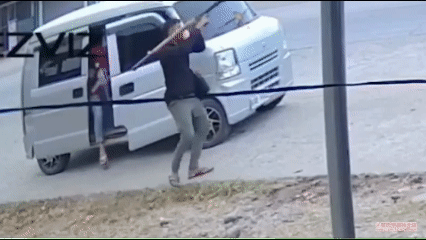 菲律宾发生武装袭击，歹徒一发RPG打向市长座驾，结果“奇迹”发生据《菲律宾星