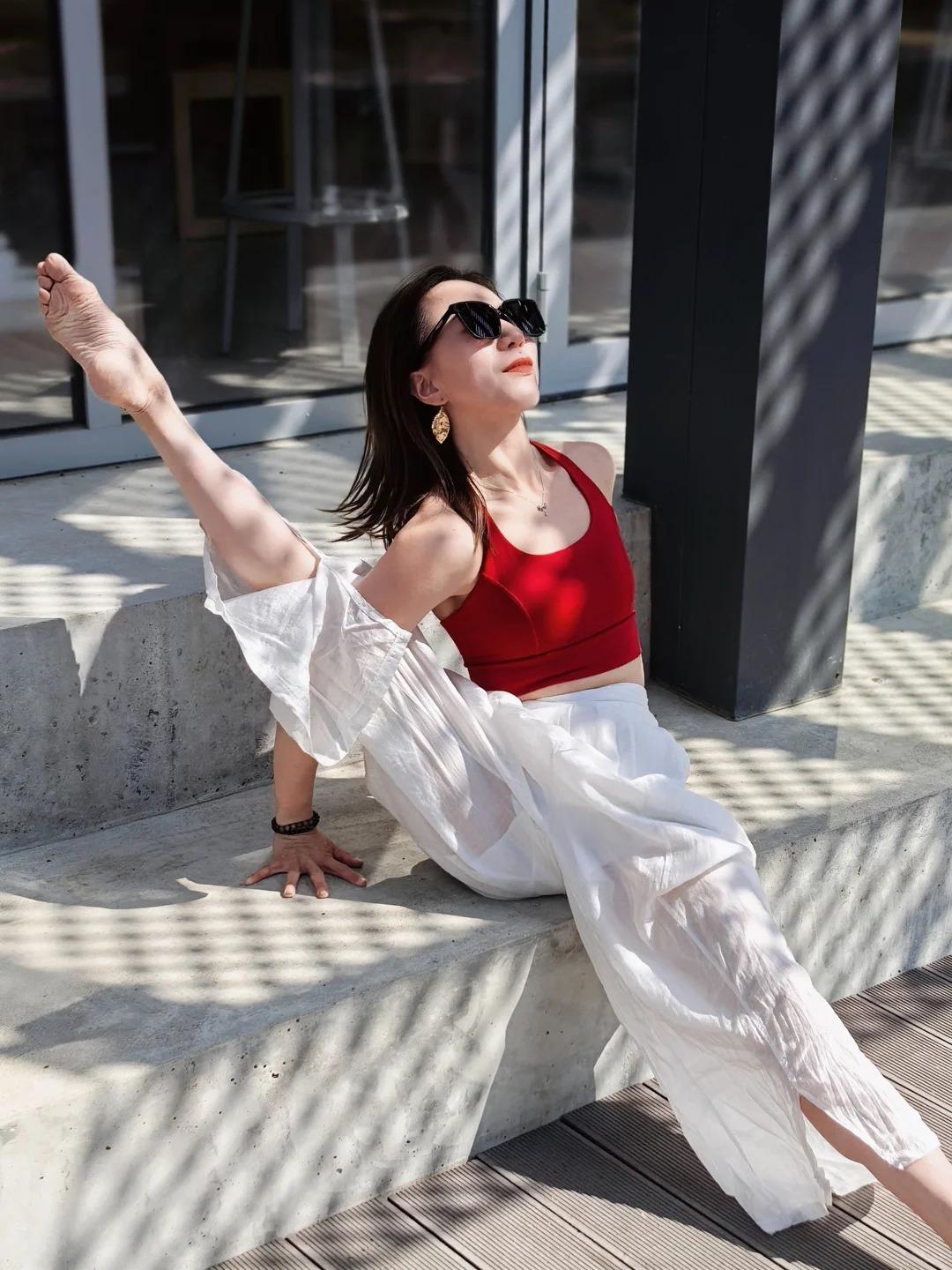 女性的痛苦，不该是被审视、被挑选的卑微，而应是追逐野心时的阵痛，是争取独立的汗水