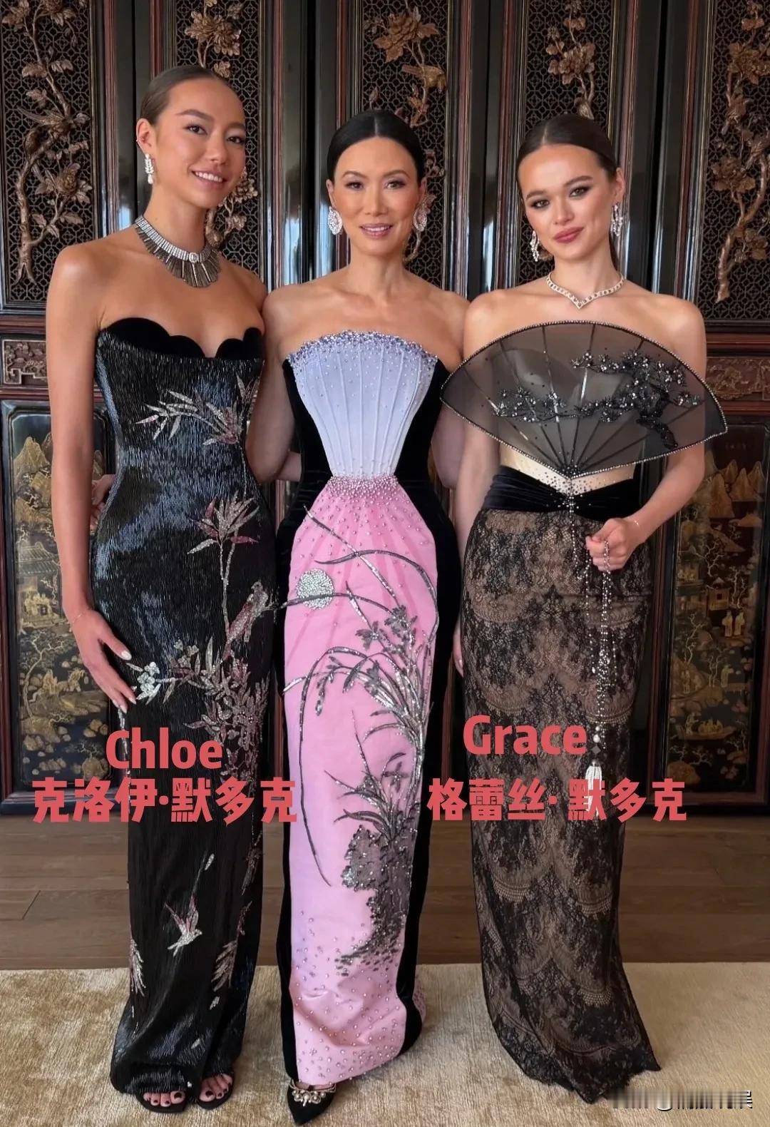 像MetGala这样顶级上流社会人士聚集的慈善舞会，怎么少得了邓文迪！[呲牙笑]