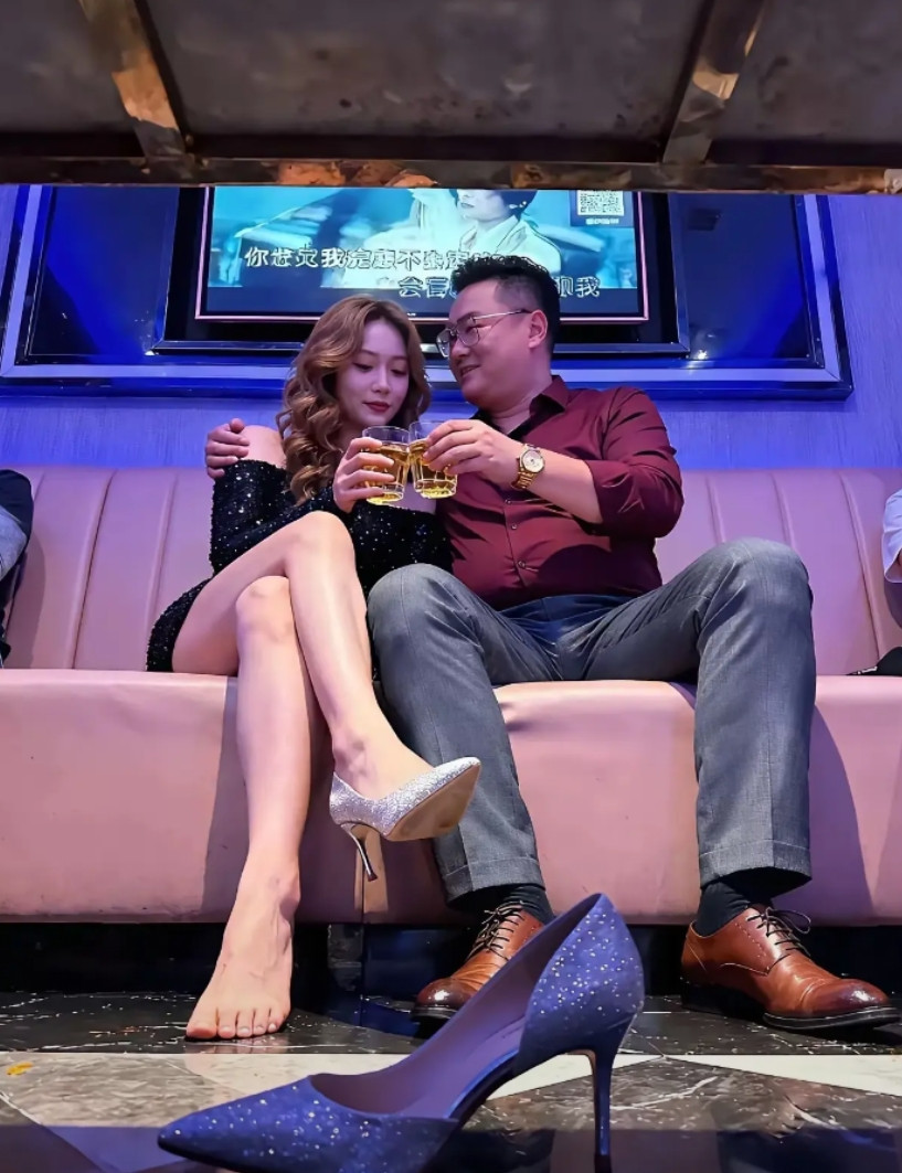 大家猜，这两人是不是真爱？