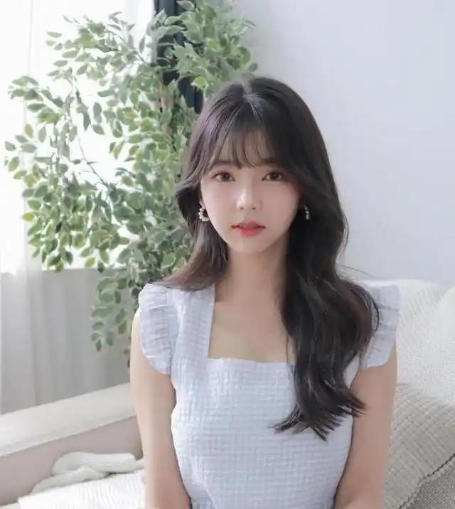 台湾姑娘刘文想来大陆创业，可父母不同意，他们觉得大陆人连茶叶蛋都吃不起实在太穷。