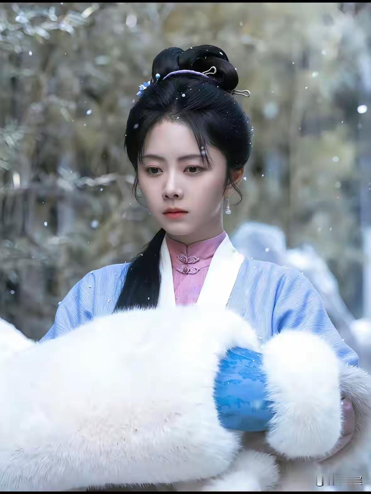 同样是圆脸，赵丽颖与谭松韵的美感完全不是一个路子赵丽颖和谭松韵虽然都属于圆