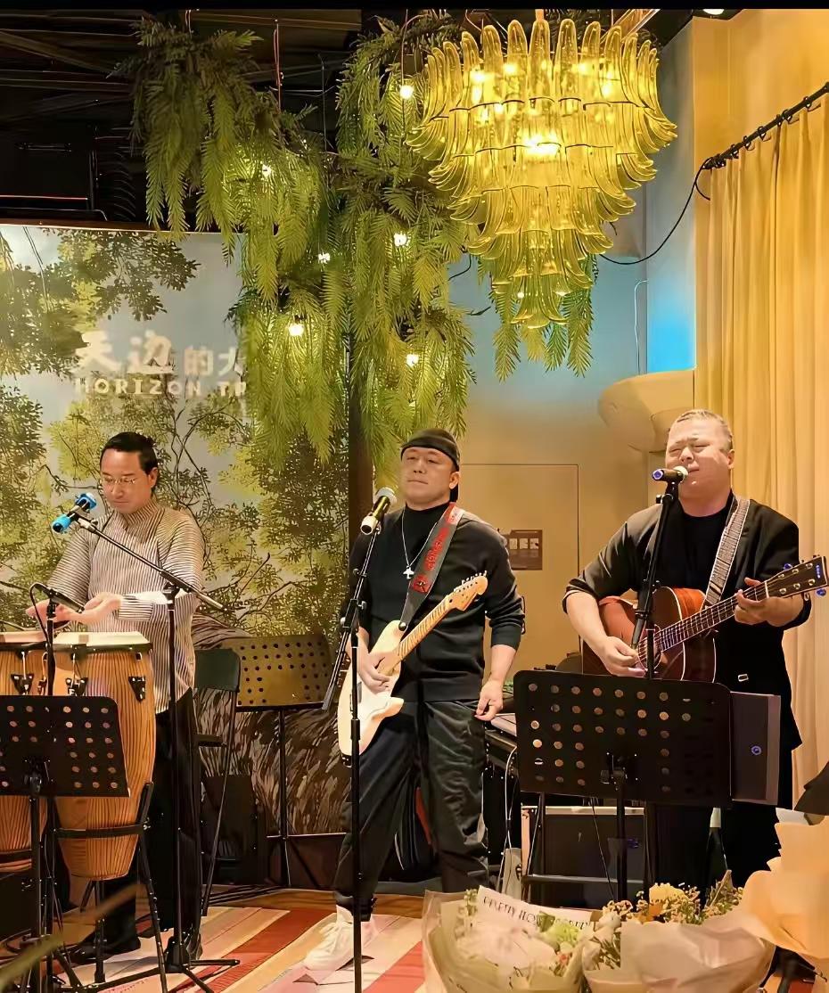 贾国龙在798开的面馆，焖面还要出去吃？自己在家做不了吗？这玩意儿比炸酱面都简