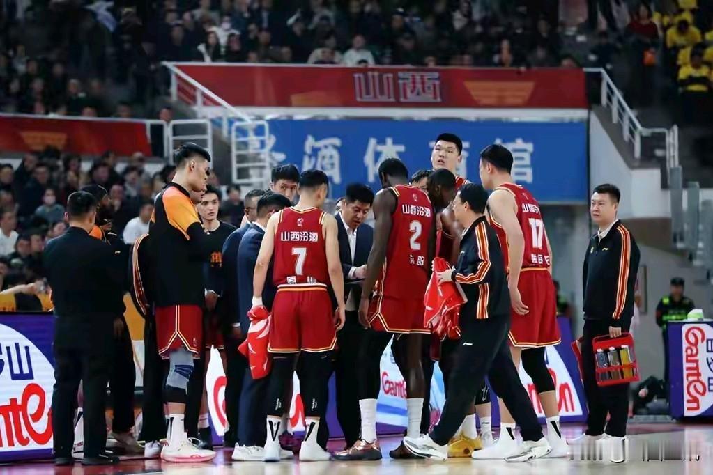 山西汾酒男篮取胜上海男篮有几成把握？别让上海男篮排名联盟第一所吓到，别让山西汾