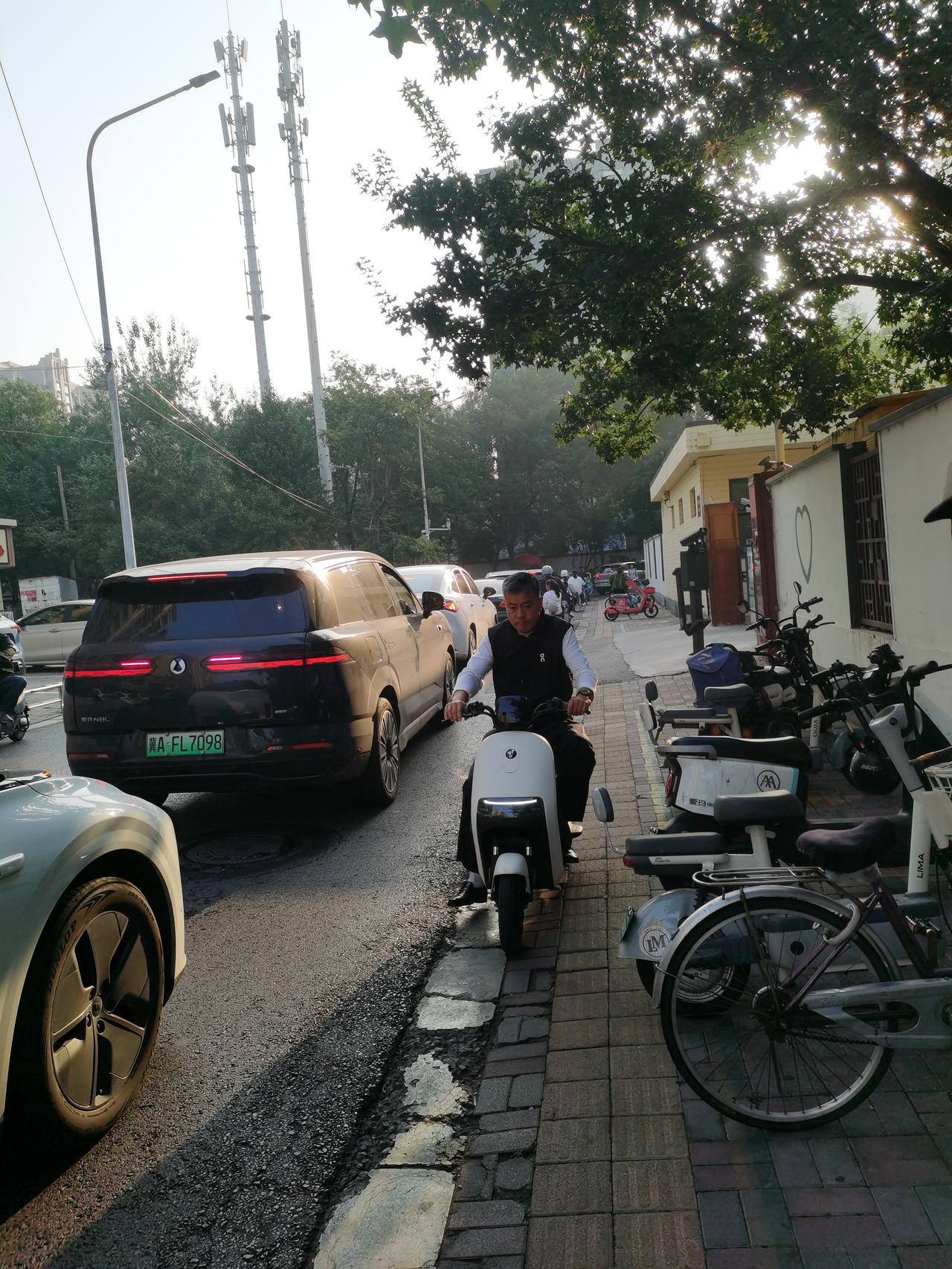 做个明白人！幸福和不幸福，都是比较出来的！没有比较，就没有烦恼；没有比较，自