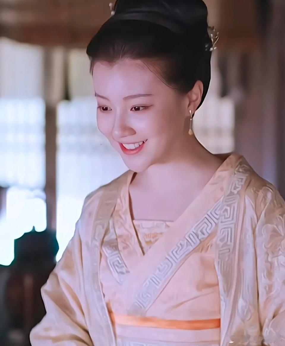 知否：华兰婆婆抢娃的深层算计，藏着最恶毒的宅斗心机《知否》里华兰婆婆抢孙辈的操