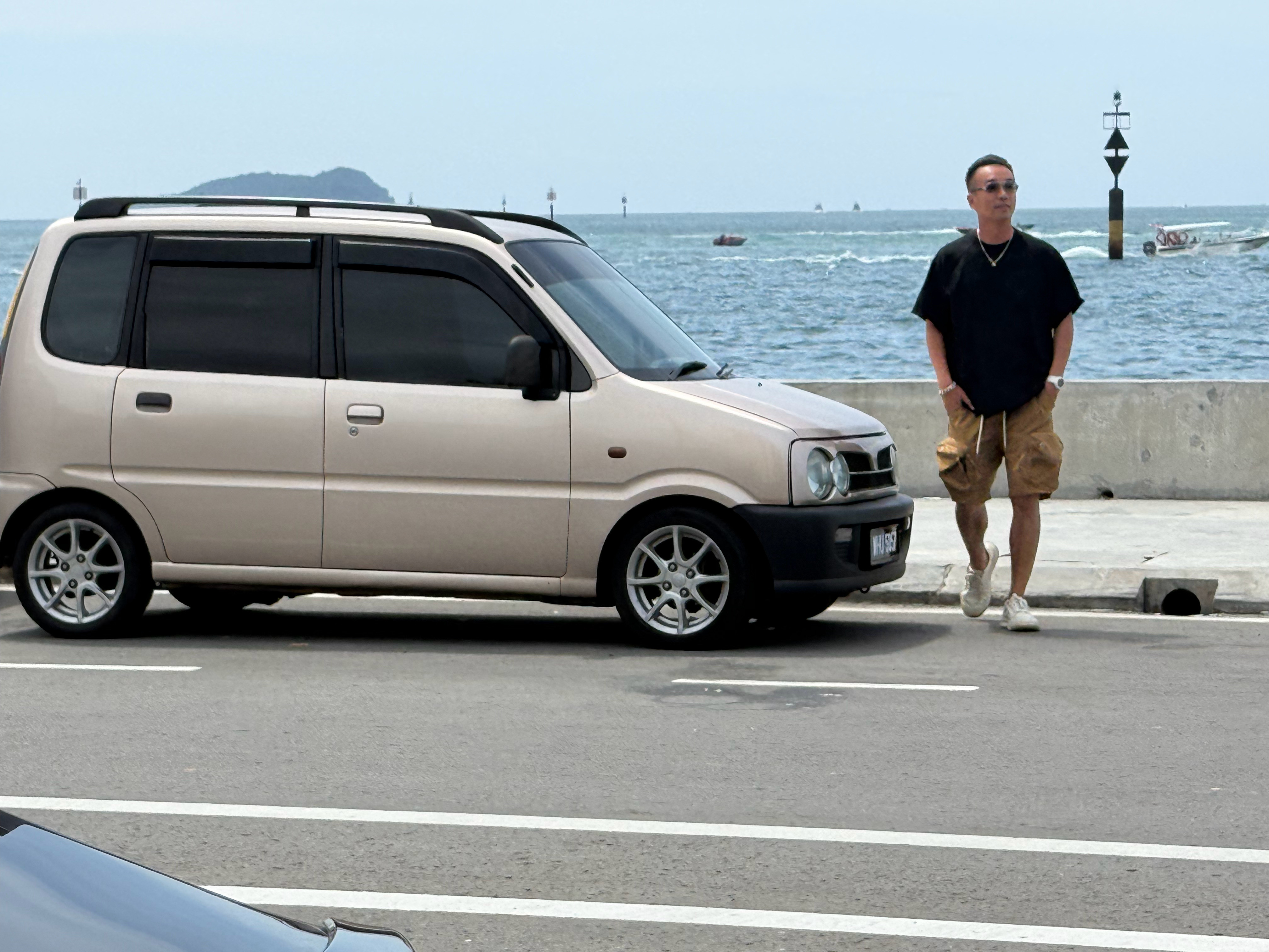 说句心里话，有条件就不要开大车，宁愿买票稍微贵的小车，也不要选同样价格的大车。