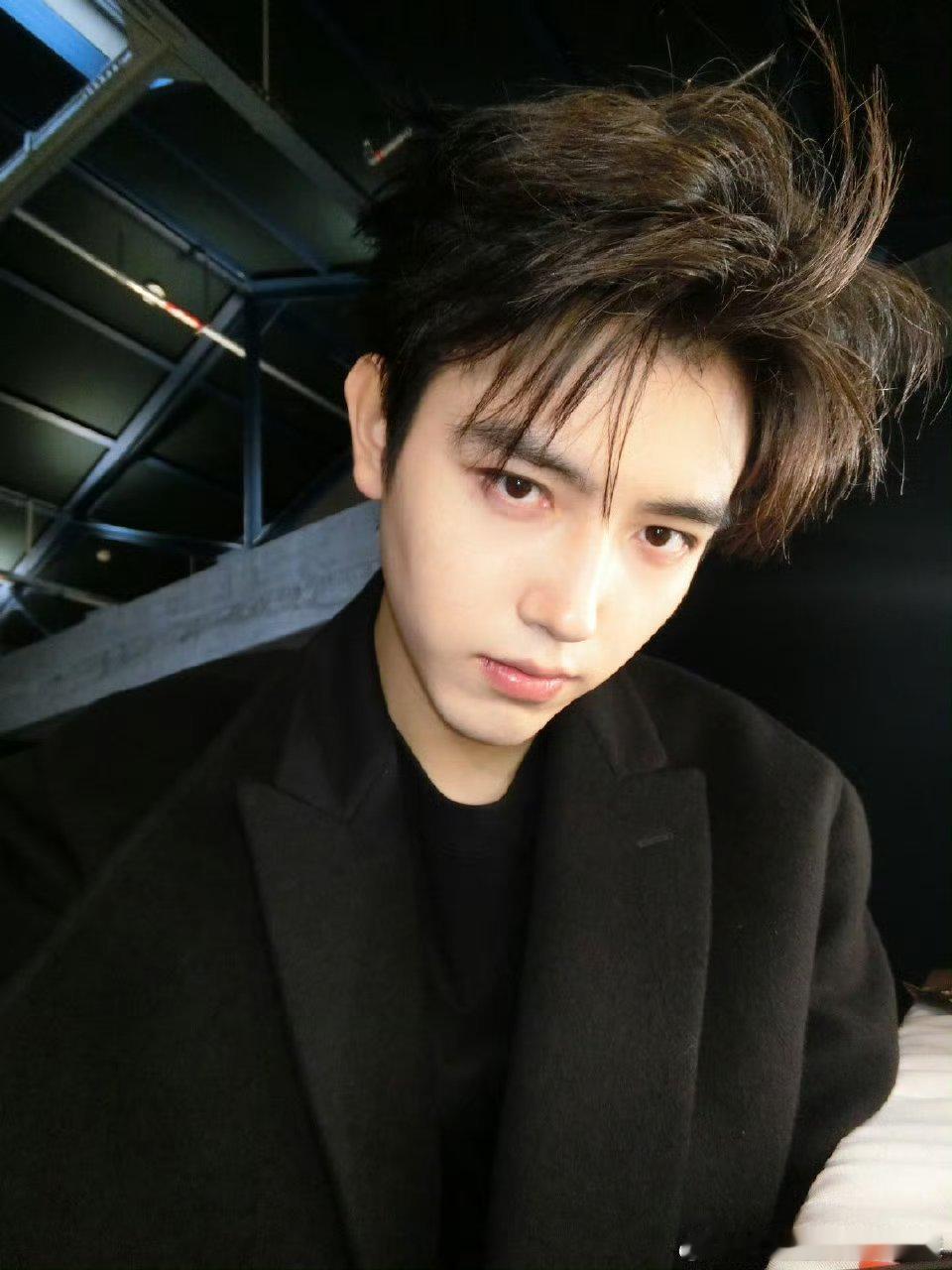 陈飞宇立刻进组现偶！如此帅气阳光的状态不演鸽现偶男主真的可惜了