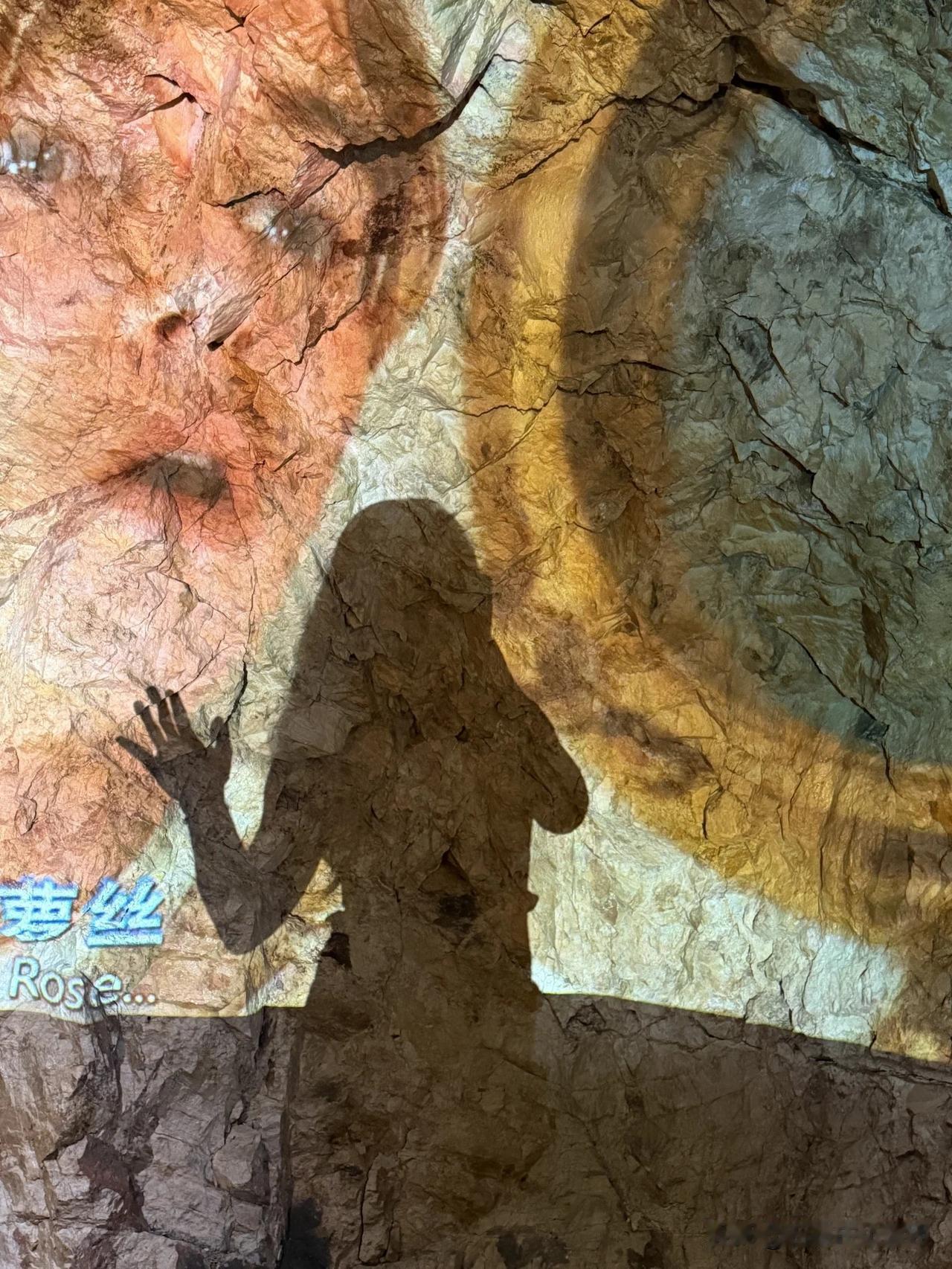 石家庄约会封神地！藏在山前大道的神奇山洞咖啡馆庄里想找一处不千篇一律的约会地，