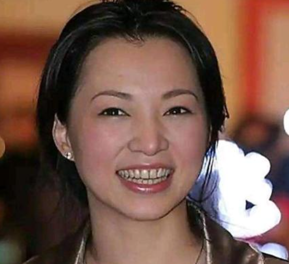 2007年6000万美国别墅：董卿斩断六年情，程前一句“我被甩”道尽心酸