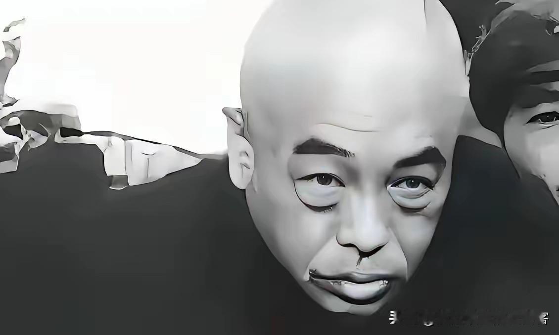 每次看到这张照片，我的心莫名的会痛！曾经您在战场上立下了赫赫战功，中外闻名！一生