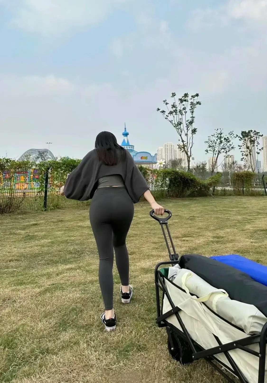 天气好就要出去玩，呼吸外面的空气