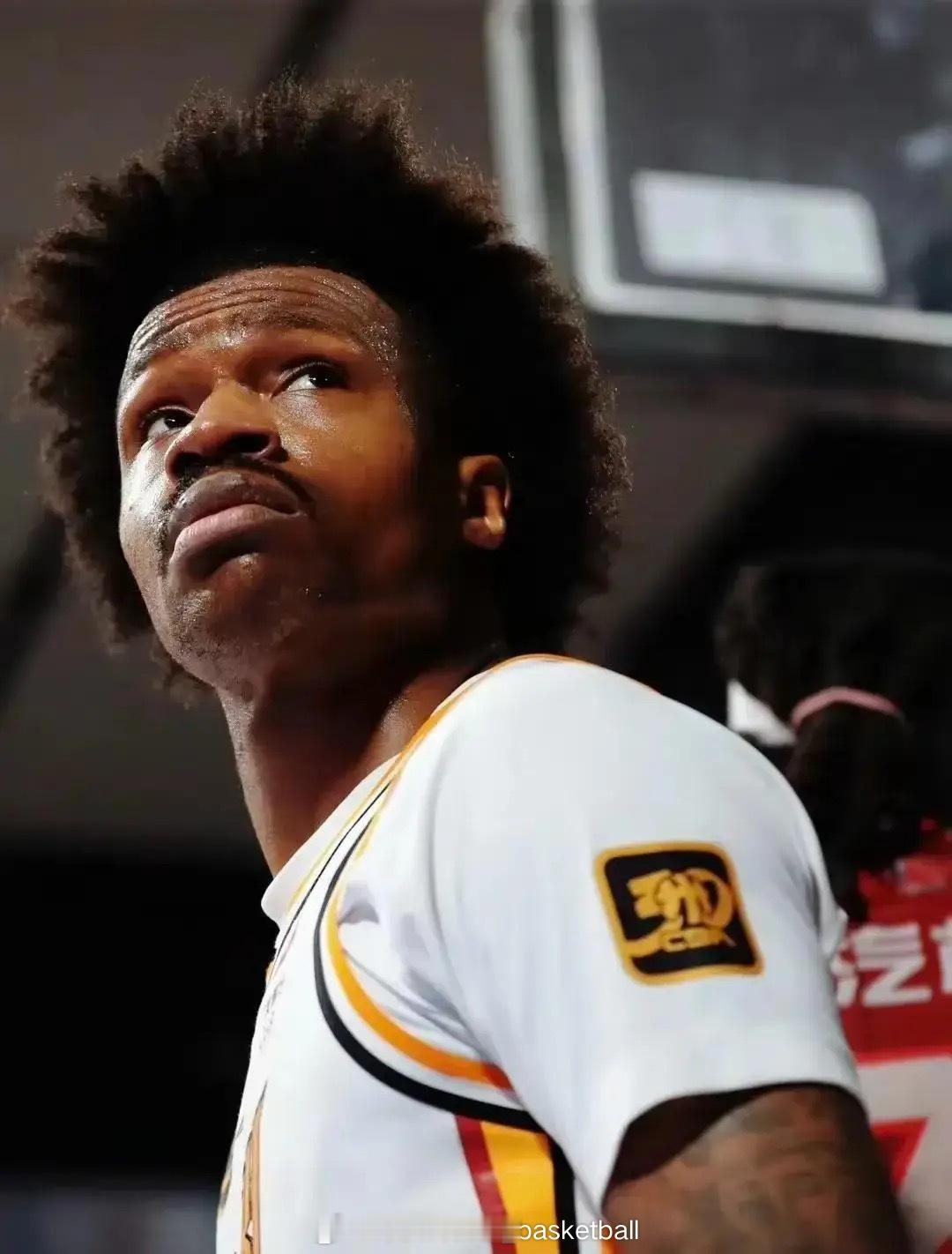 这古德温很有意思，他在社交媒体上公开回应了离开山西队的原因：1.在山西队打球的