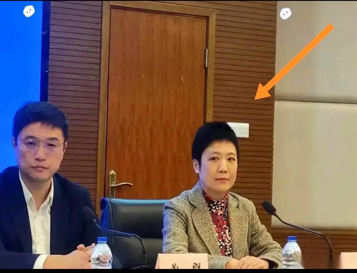 上海这一巴掌，拍的真响。一下子处理150人。不是那种不痛不痒的通报，是动真格