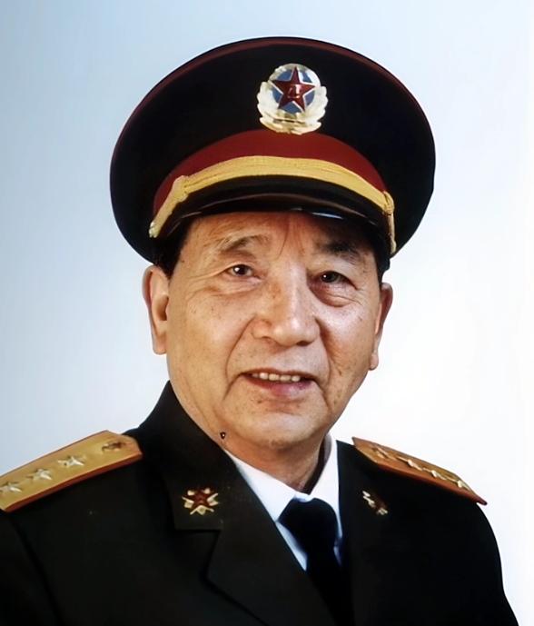 1952年上甘岭战役期间，志愿军第15军军长秦基伟与困守坑道的部队通话，刚开口