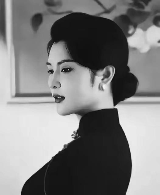 1936年，胡宗南一眼看中下属妻子黄鹤云。他甩出一千大洋："钱归你丈夫，你归我。