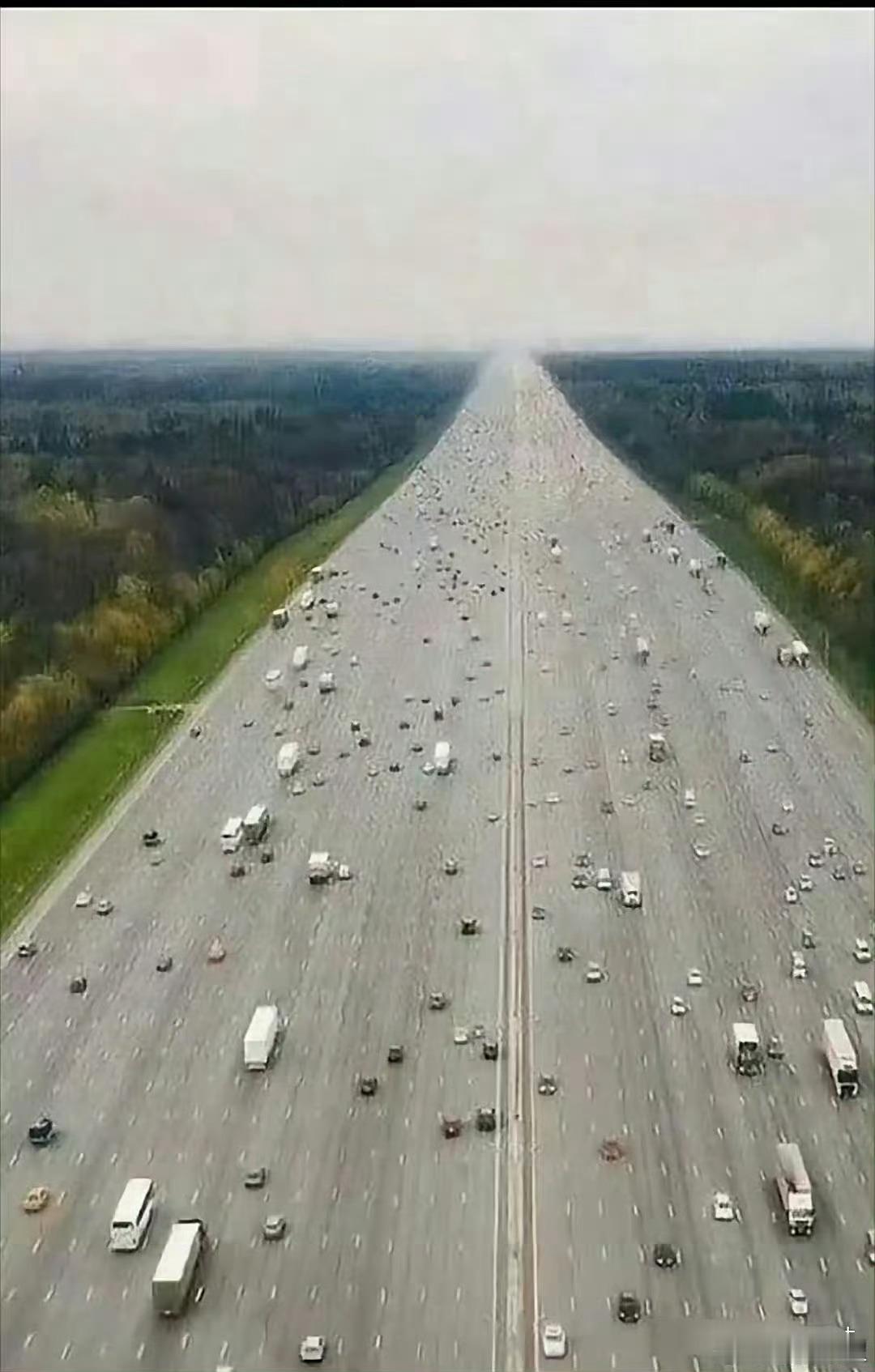 高速公路为什么不这样修？这样不就永远不会堵车了吧？