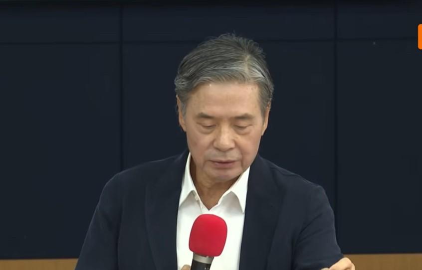 金溥聪表示，据其了解，王光慈私下分两次领取现金共120万元，要求基金会同仁代为保