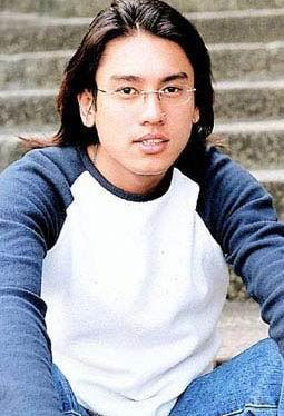 F4纪念曲发布时没见到朱孝天，接下来的巡演名单里他的名字也消失了——直到看新闻，