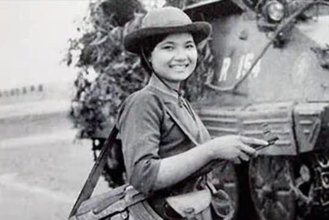 越女特工阮文慧可是个传奇人物。越战打响后，北越用游击战术对付美军，阮文慧就是其中
