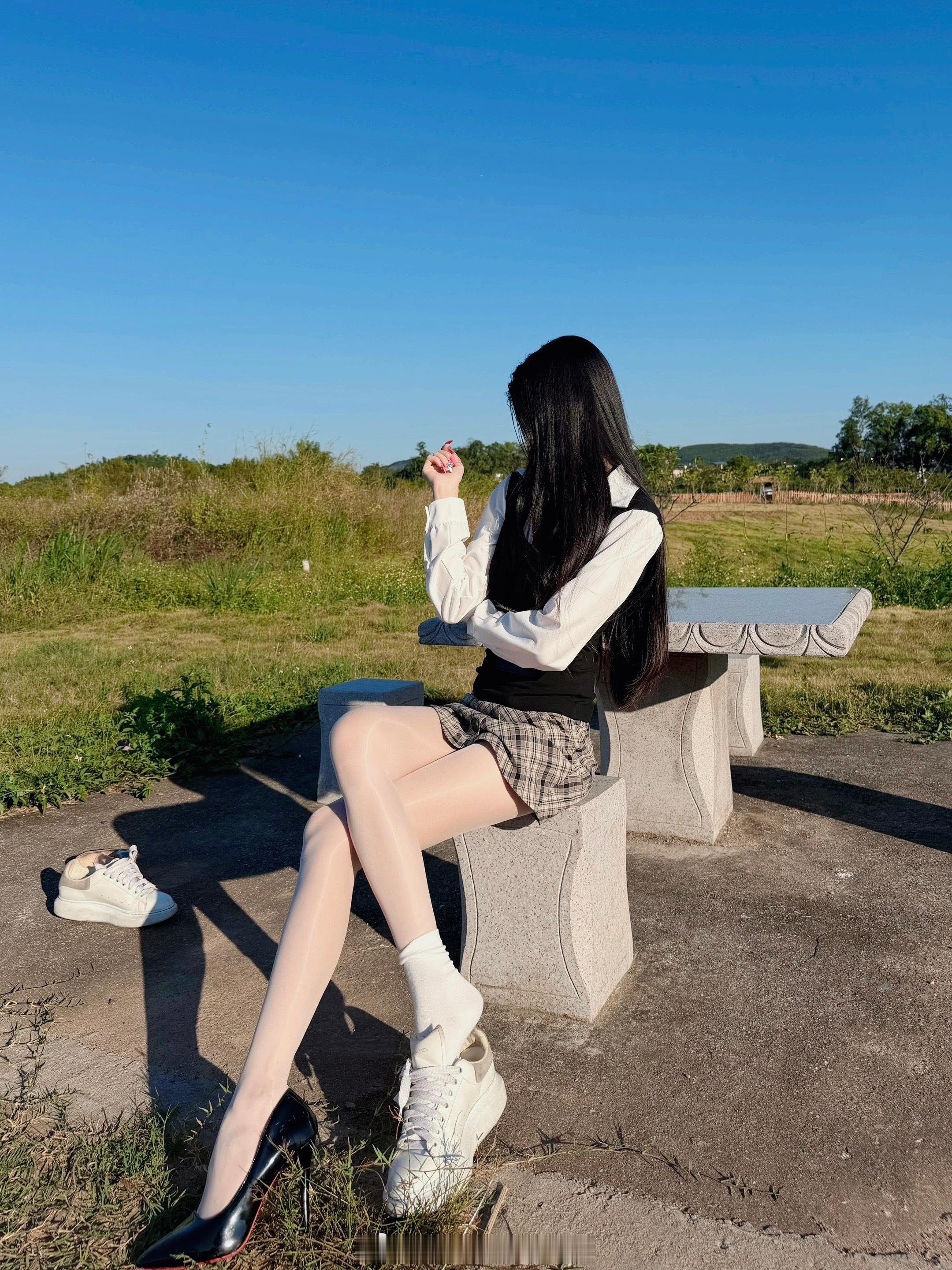 到底穿哪只啊​​​