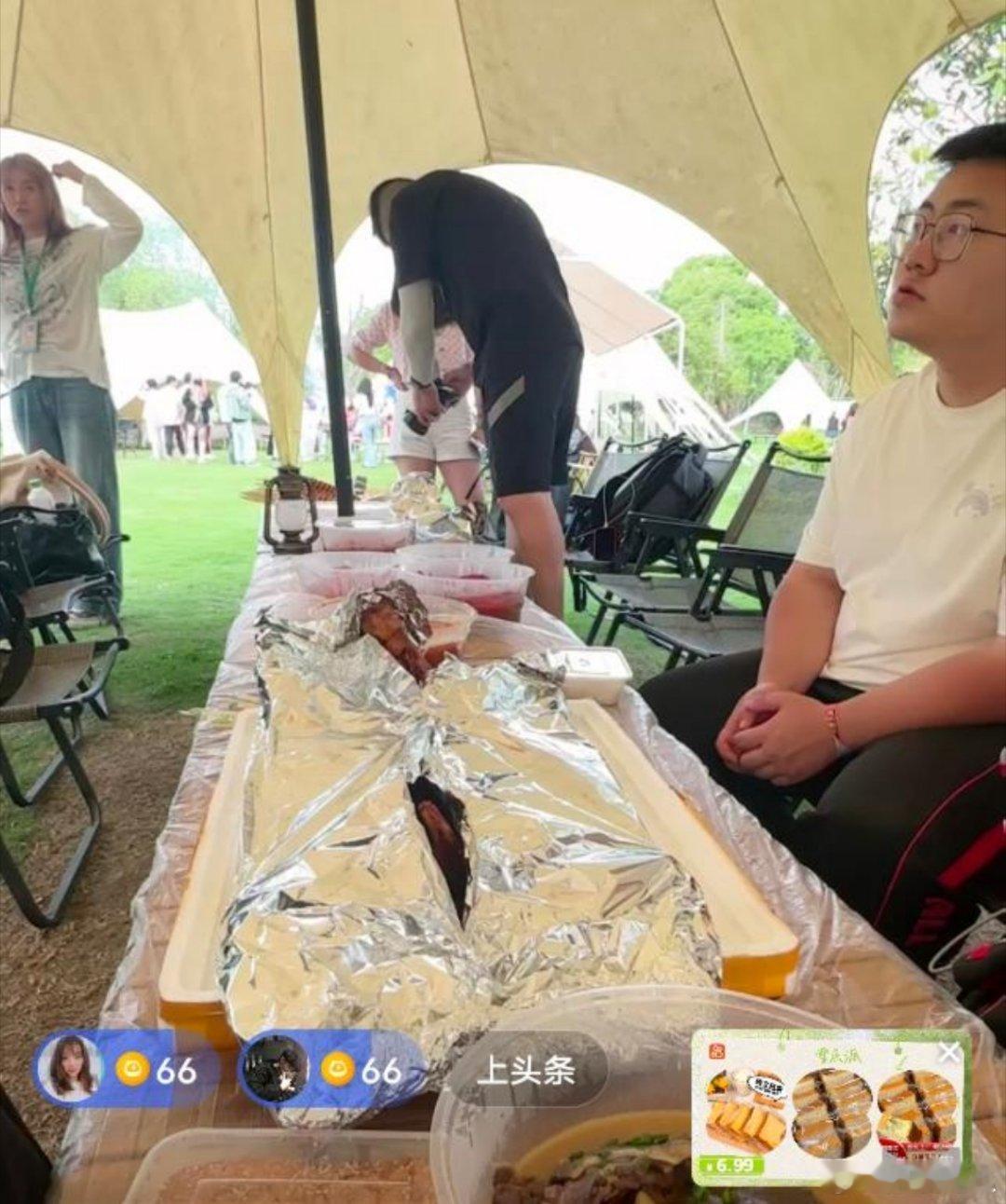 2025康平路运动会AG自己订的烤全羊已经上桌了​​​