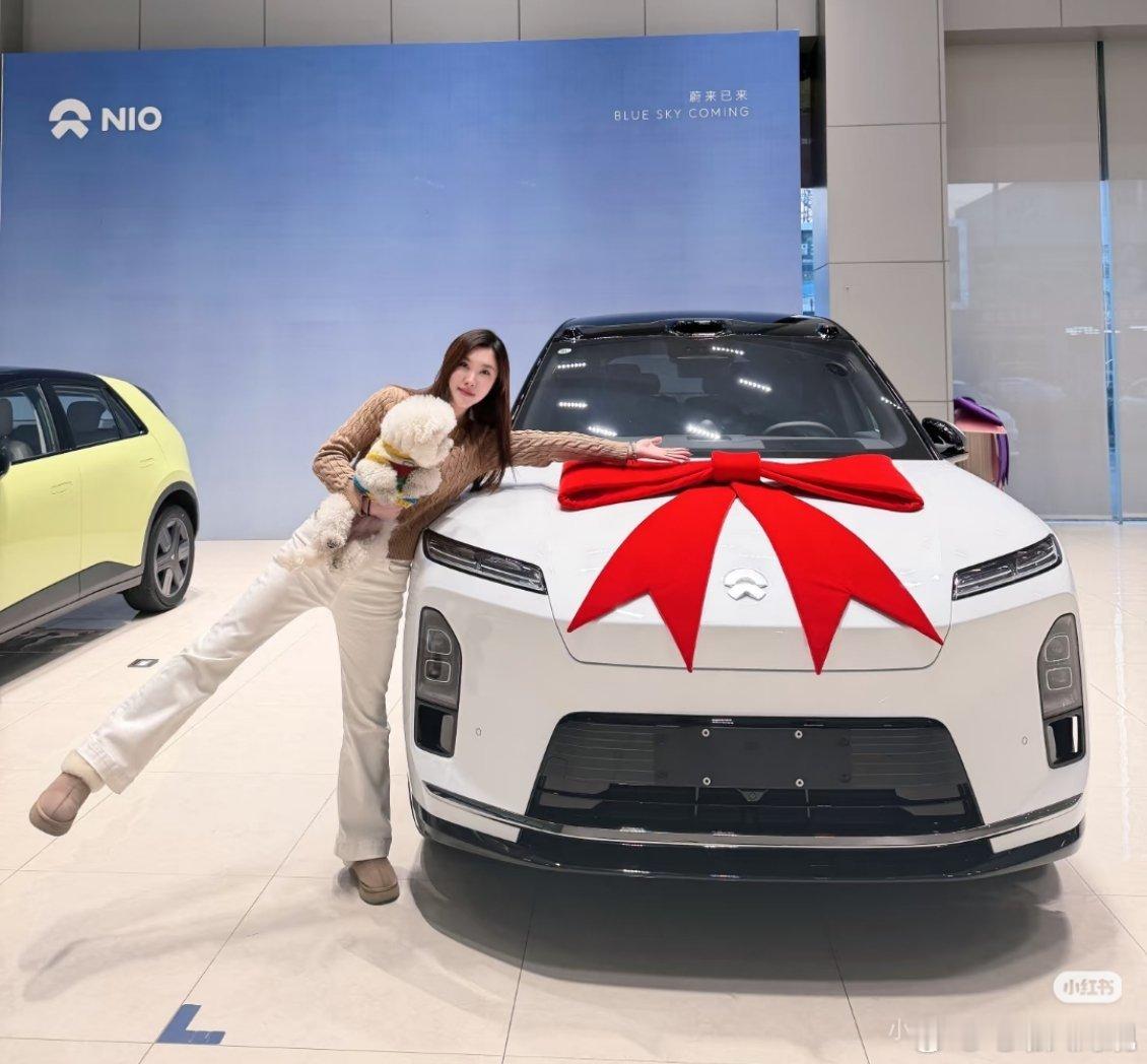 白色es8太好看啦～蔚来es8不愧是全场景科技旗舰suv！好看好看好看说