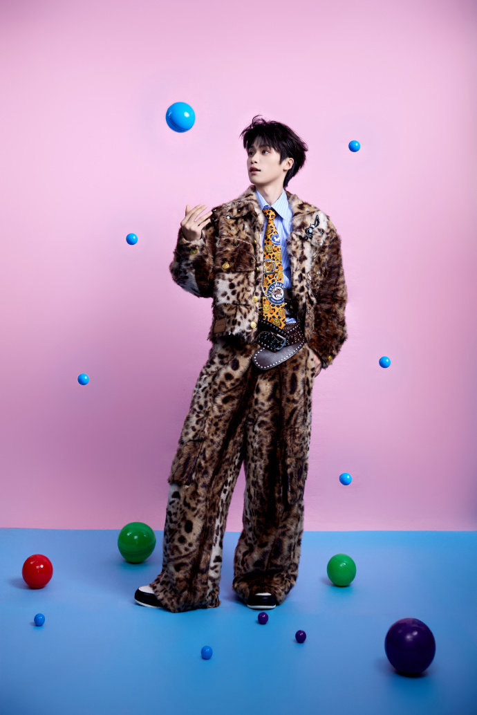 梓渝的音乐森林，梓渝音乐节豹纹look，咱就说我们的豹猫塑的小梓渝上线啦，期待住