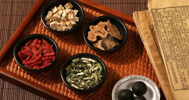 一个中成药是护肝扛把子，清湿热、疏肝气，修复肝细胞，你居然还不知道？中医上有