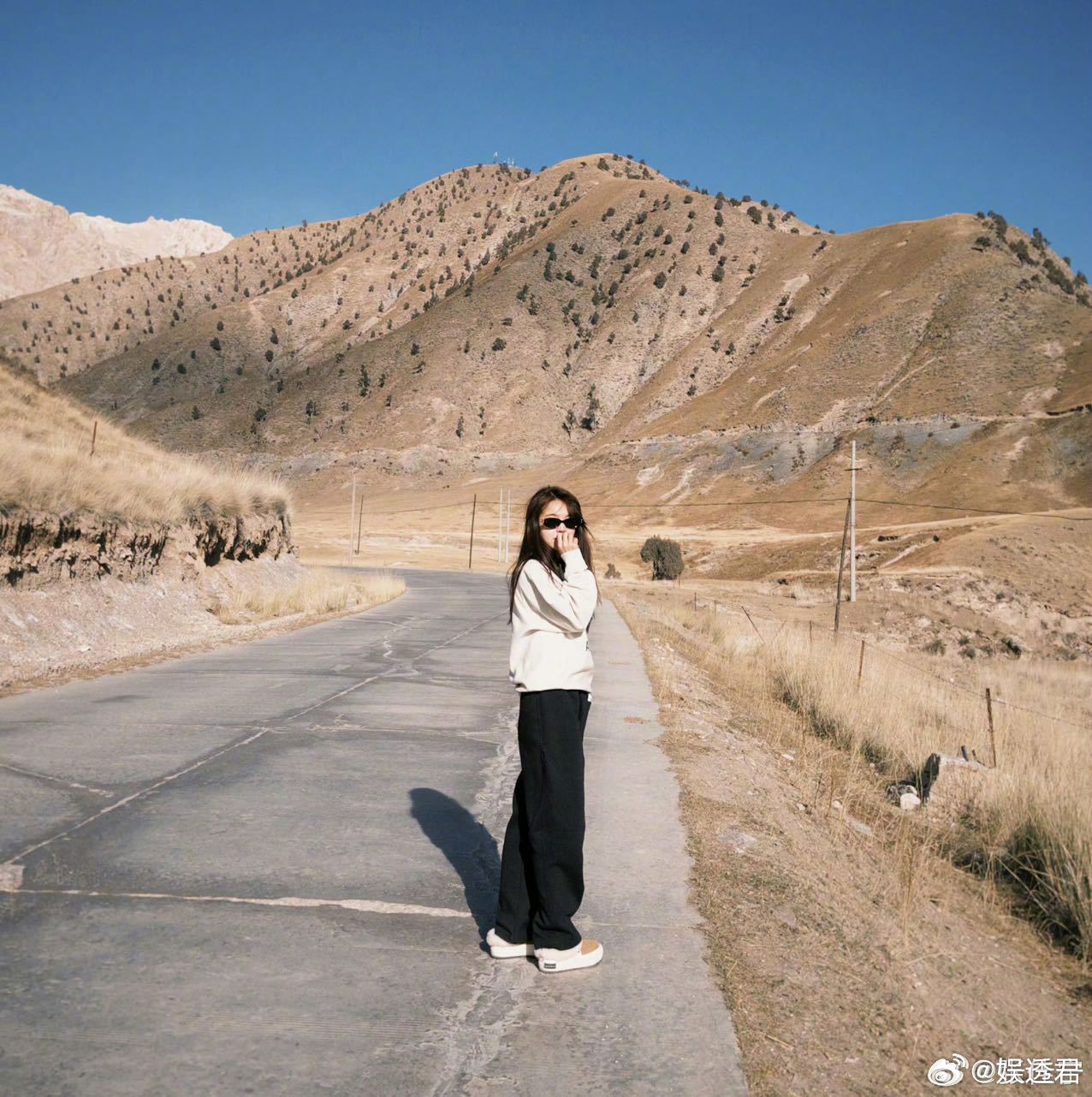 每次看到张佳宁的穿搭，都觉得她真的是穿出了个性和态度。简单又不失精致，既适合日常