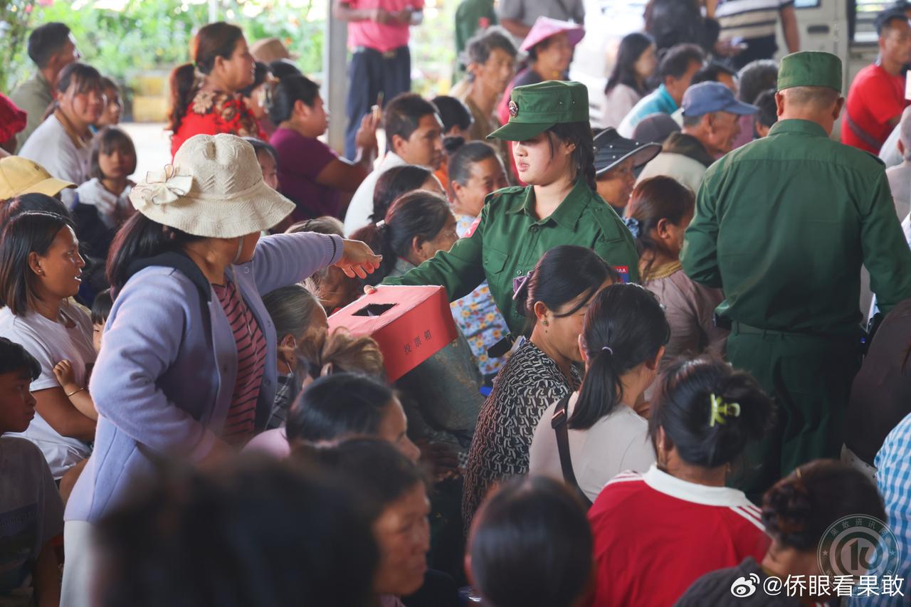 果敢同盟军在选举新的保长！这些村子都是果敢军从德昂军的控制中，依法重新夺回来
