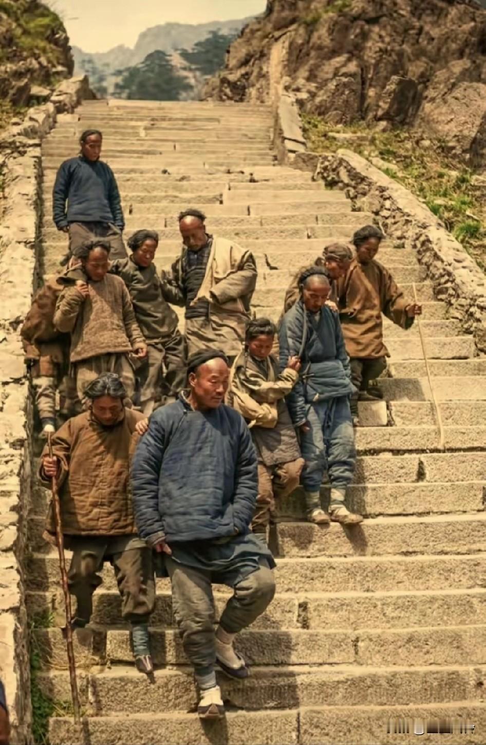 那个年代的人，都像乞丐穿的都破衣烂衫，很多人都幻想，自己在古代不是翩翩公子就是格