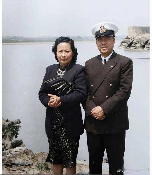 这是曾经的杭州第一美女王映霞与第二任丈夫钟贤道。苏杭本来就是出美女的地方，而王映