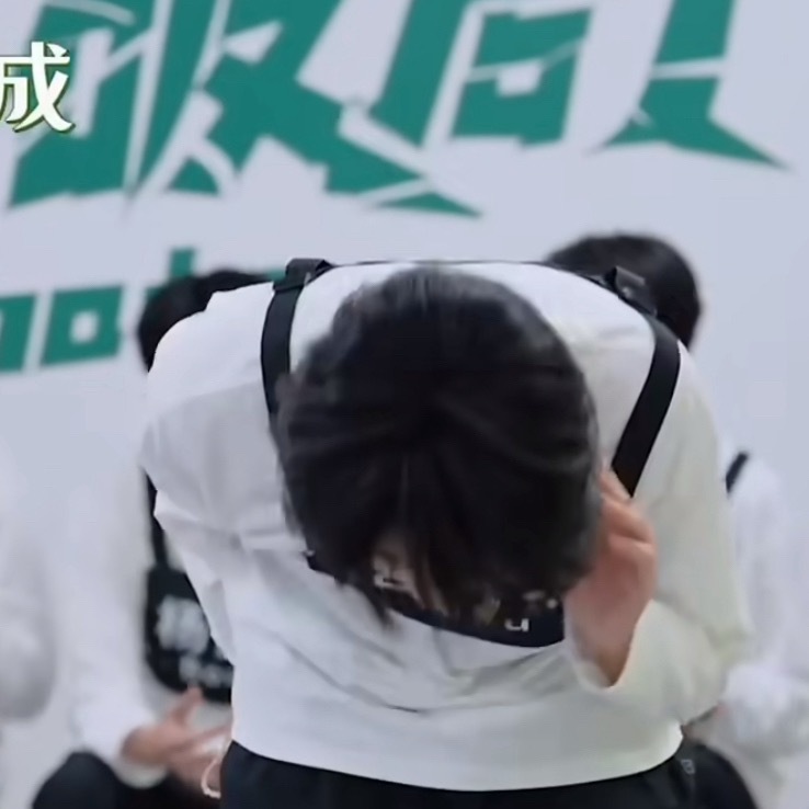 我家产产特别乖俩小孩