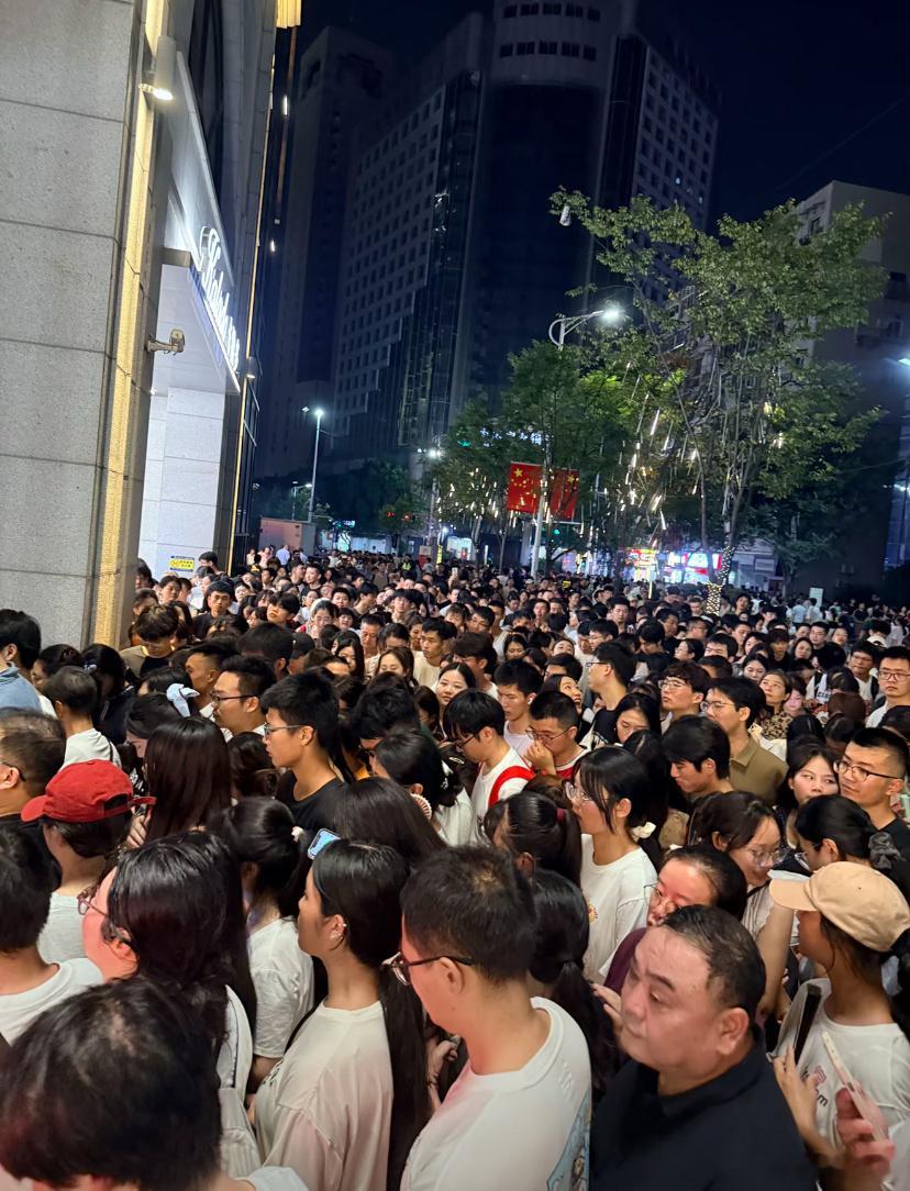 十一假期出门现状[笑着哭]打卡快乐十一万物皆可端​​​