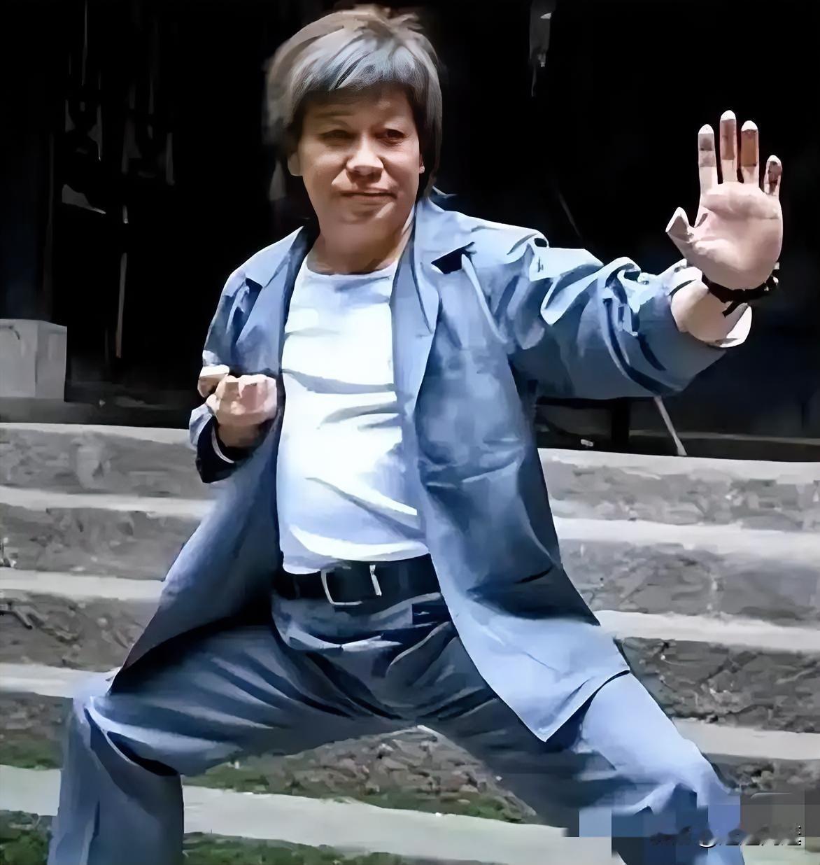 我预料到了梁小龙会慢慢老去，也预料到他可能会淡出银幕。但是怎么也没想到，20